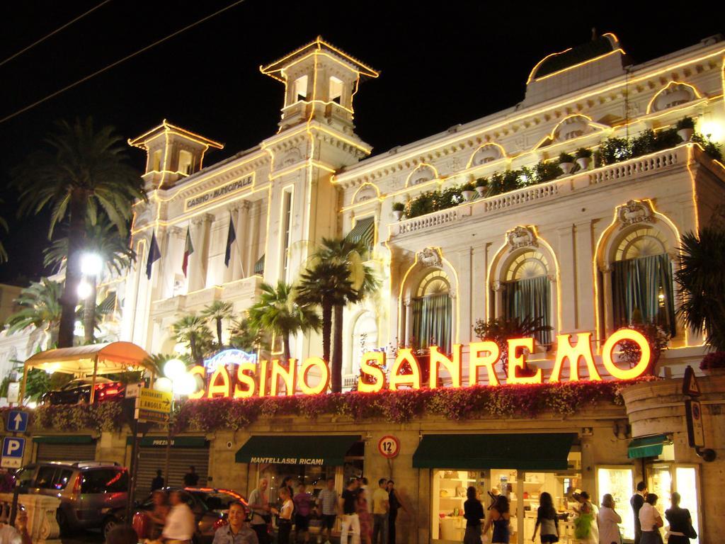 Affittacamere Selene Sanremo Luaran gambar